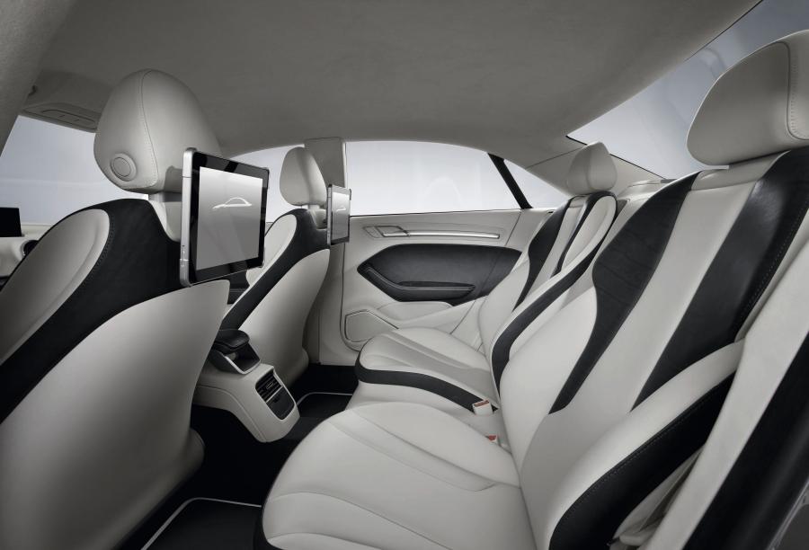 Интерьер Audi A3 Sedan Concept 2011 года  (фото 7 из 26)
